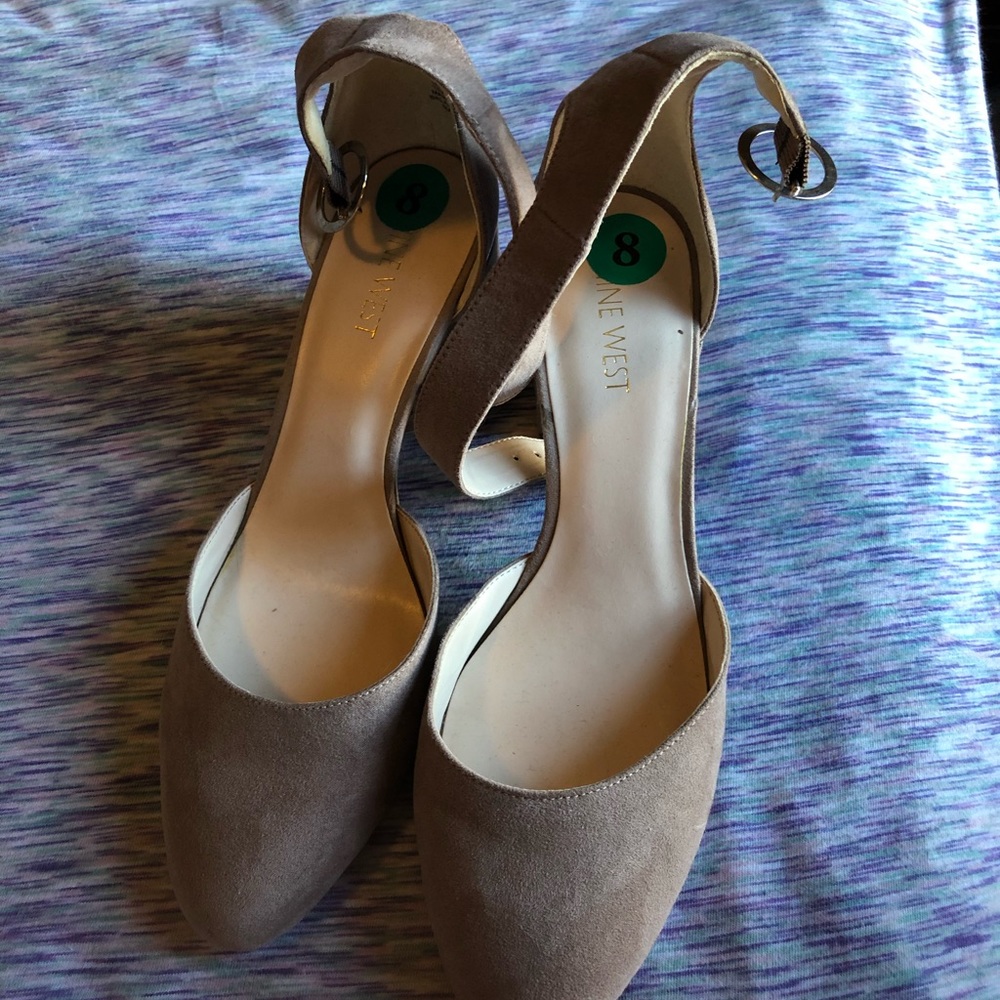 Great condition ! Nine West pumps...